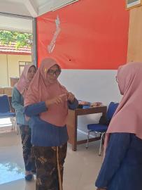 Semarak Kartinian, PKK Kalurahan Kemejing Gelar Pertemuan Penuh Keceriaan